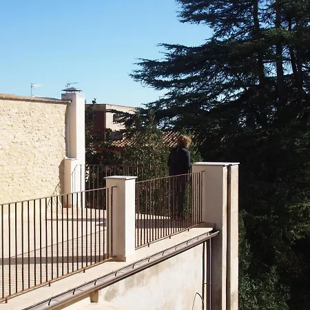 Placa Major 17 2n 2a Al Centre De * Banyoles
